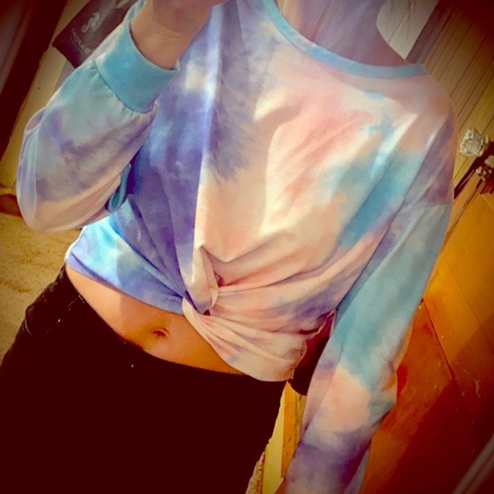 Tie dye long sleeve crop top